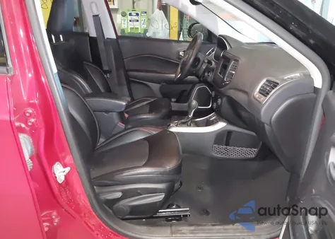 2019 Jeep Compass Latitude Fwd from USA, damaged, VIN 3C4NJCBBXKT692311